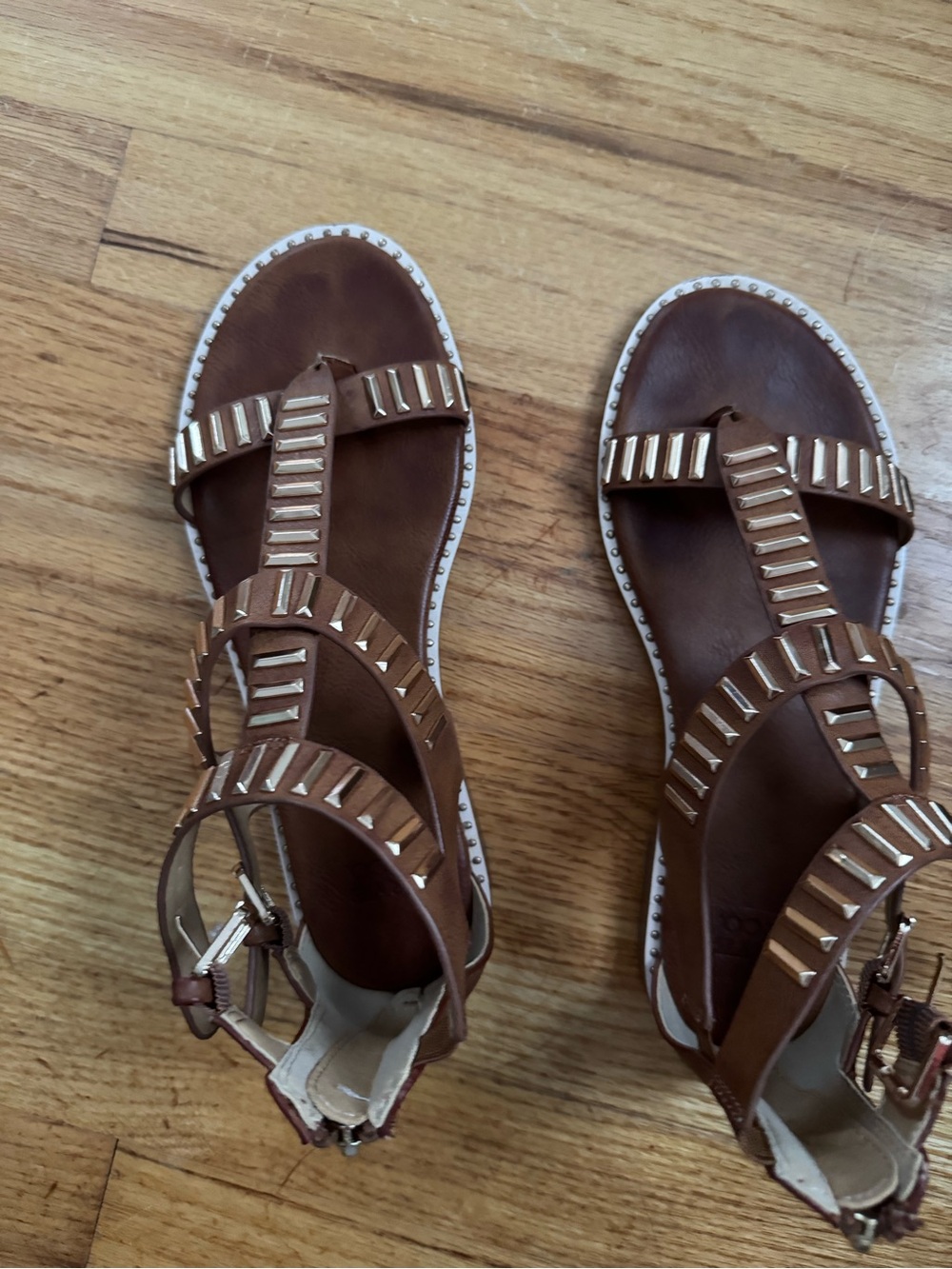 Frye and Company Women's Brown Studded Gladiator Sandals 7.5M